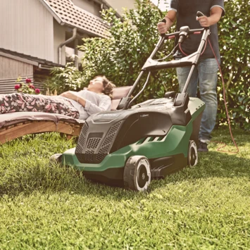 Bosch Elektrische Grasmaaier AdvancedRotak 650 41cm 1700W Met Opvouwbare Opvangbak 5 Bosch Elektrische Grasmaaier AdvancedRotak 650 41cm 1700W Met Opvouwbare Opvangbak - Image 3