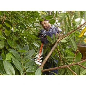 Black & Decker BLACK+DECKER Elektrische Heggenschaar BEHTS400 6 Black & Decker BLACK+DECKER Elektrische Heggenschaar BEHTS400 - Image 4