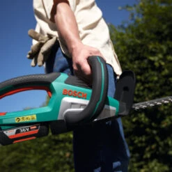 Bosch 36V Heggenschaar AdvancedHedgeCut 65cm (Incl. 2.0Ah Accu + Lader) -Tuingereedschap Verkoop 123 823